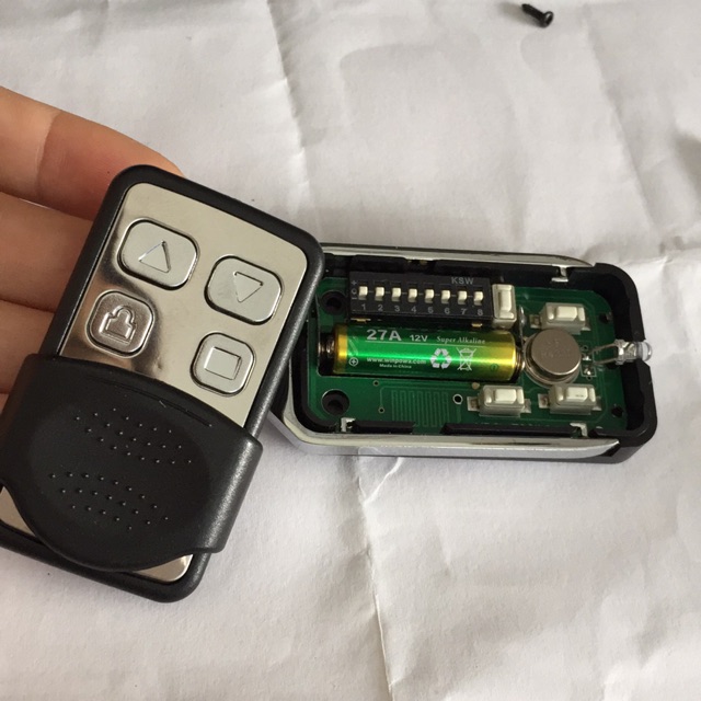 Cửa cuốn tay gạt mã 433