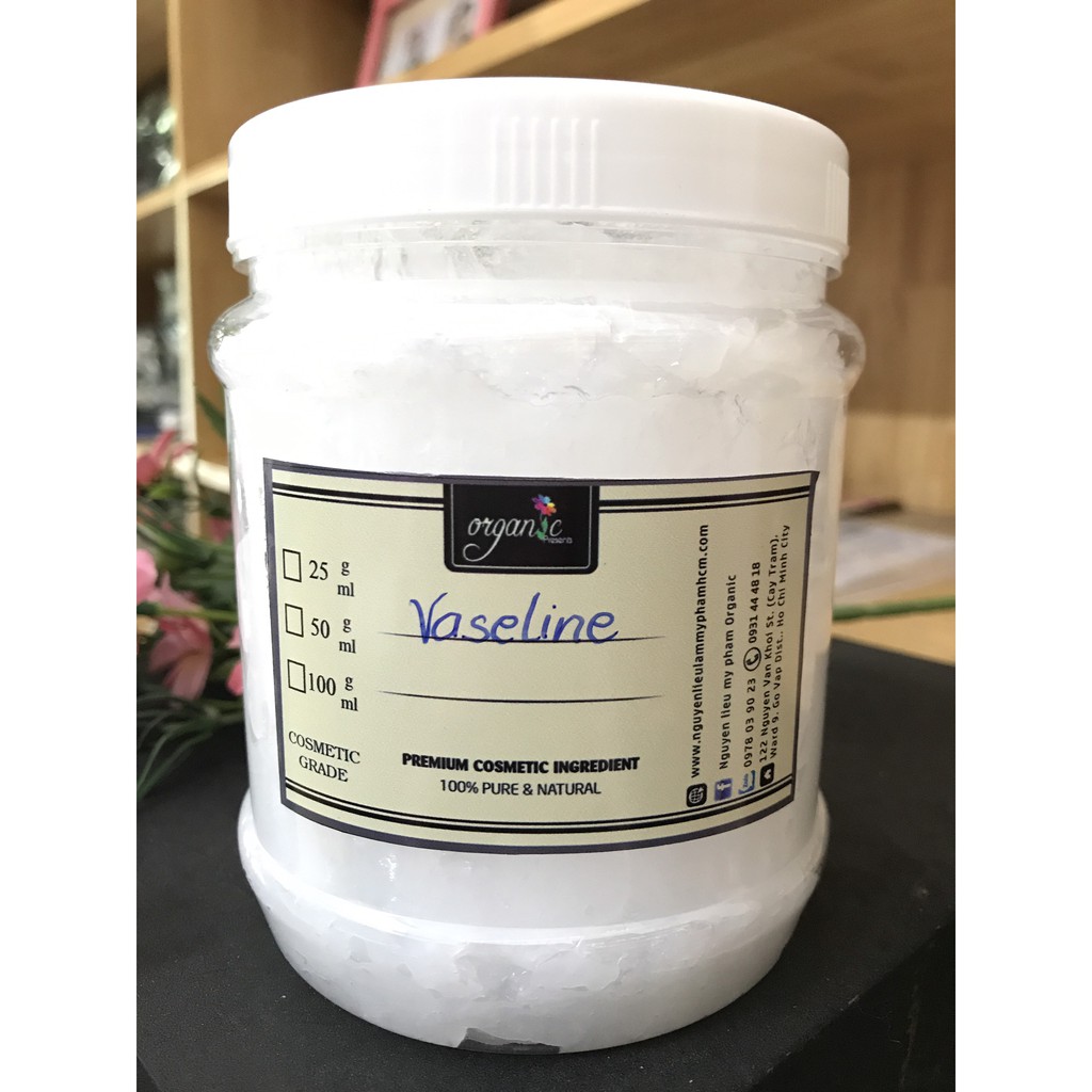 HOẠT CHẤT GIỮ ẨM VASELINE