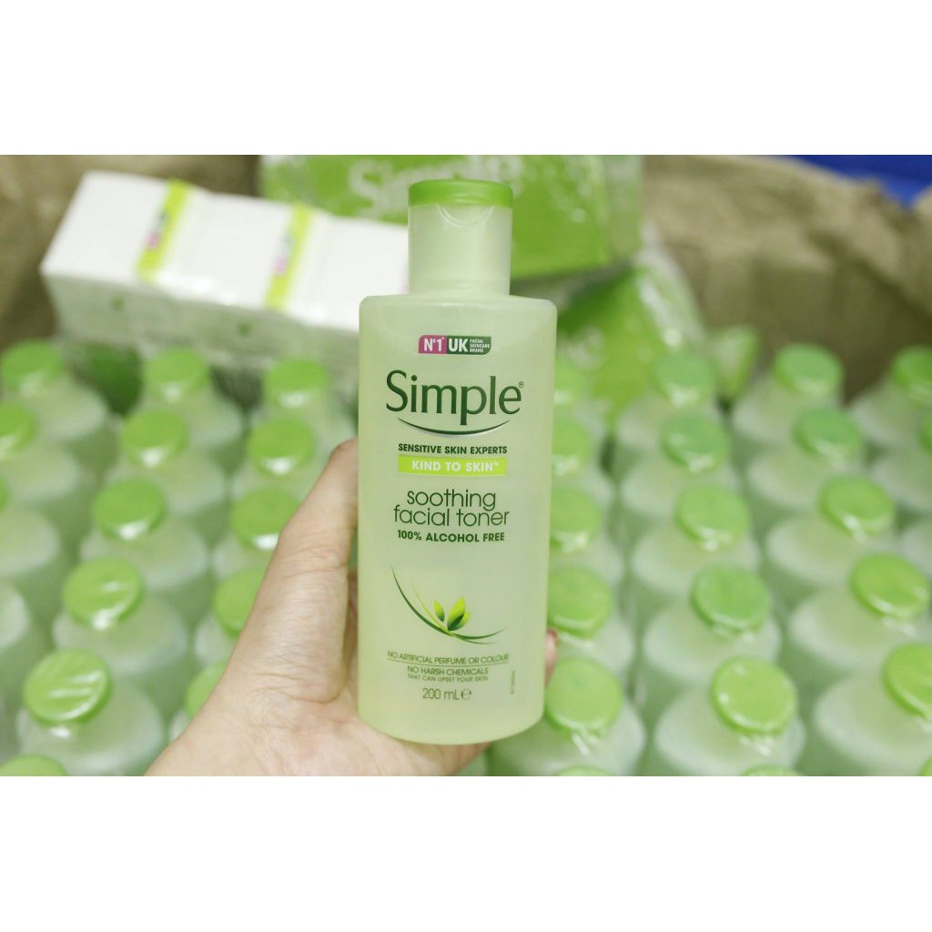 NƯỚC HOA HỒNG SIMPLE KIND TO SKIN SOOTHING FACIAL TONER( Mẫu Mới)