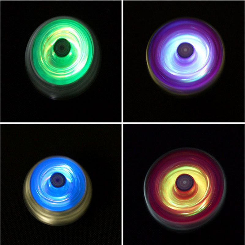 Con Quay Spinner Kim Loại 4D / 6D Có Đèn LED Màu Sắc Ngẫu Nhiên