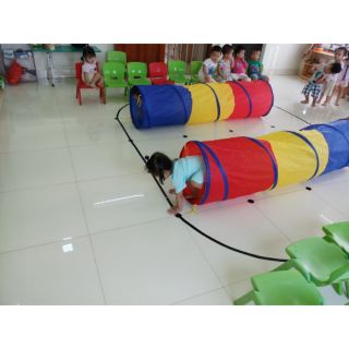 Ống chui vận động cho bé