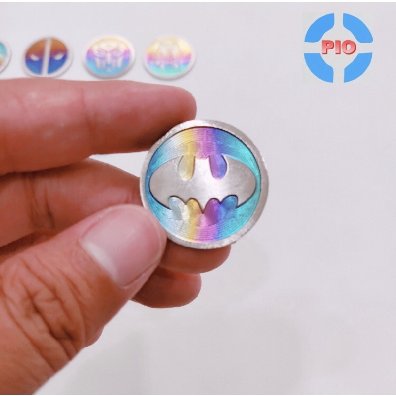 Tem Logo Tròn Titan Siêu Nhân, Mèo May Mắn Có Sẵn Keo 3M