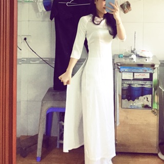 Áo dài trắng trơn phi bóng cổ tròn kèm quần
