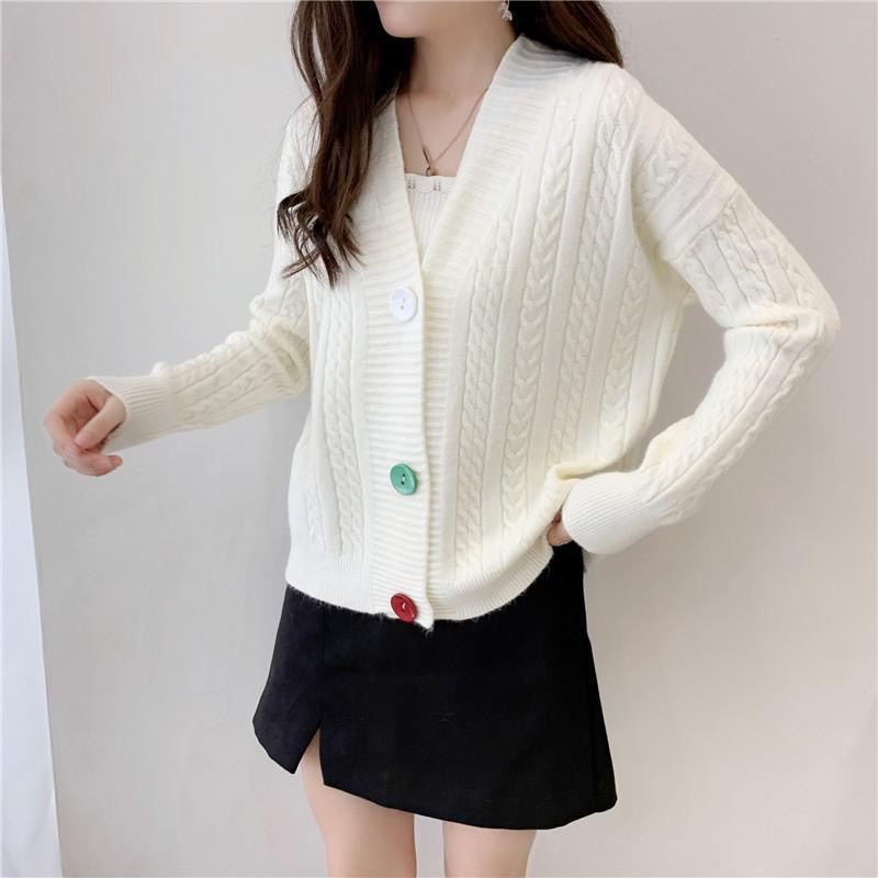 Áo Khoác Len Dệt Kim Xoắn Thừng Cổ Tim Nút 3 Màu Tay Dài | Smide Clothing