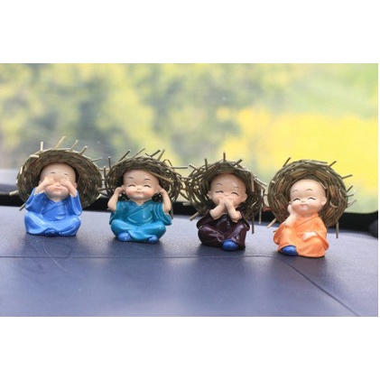 Trang trí taplo ô tô - Bộ tứ tượng đội nón rơm đặt bàn học bàn làm việc tạo cảm giác an nhiên - đồ phong thủy