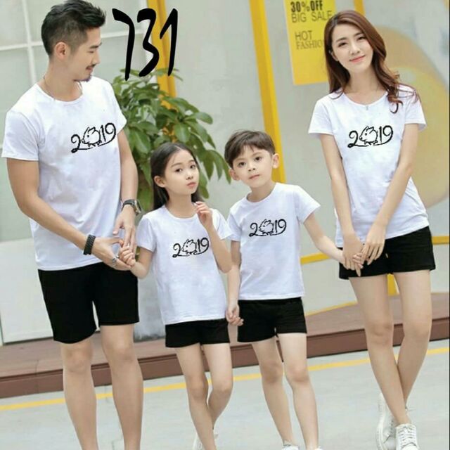 Mẫu tết gia đình 2019