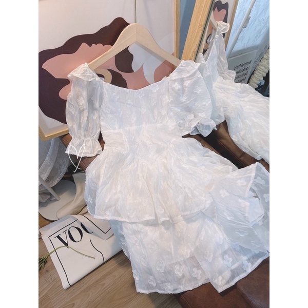 SET ÁO TRẮNG REN HOA RỚT VAI PHỒNG + SHORT