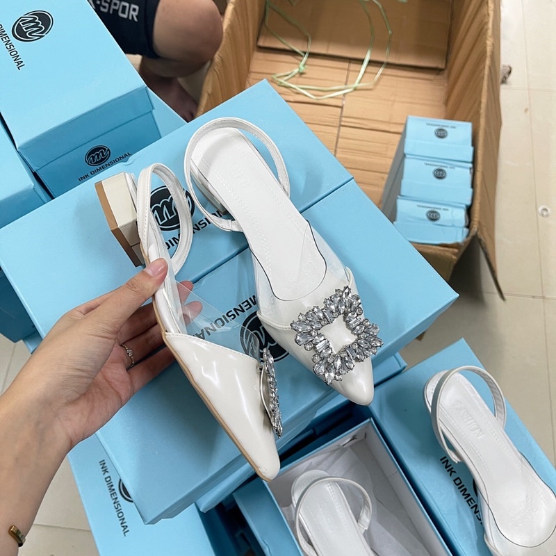 669# Giày đính đá vuông Trắng Kem