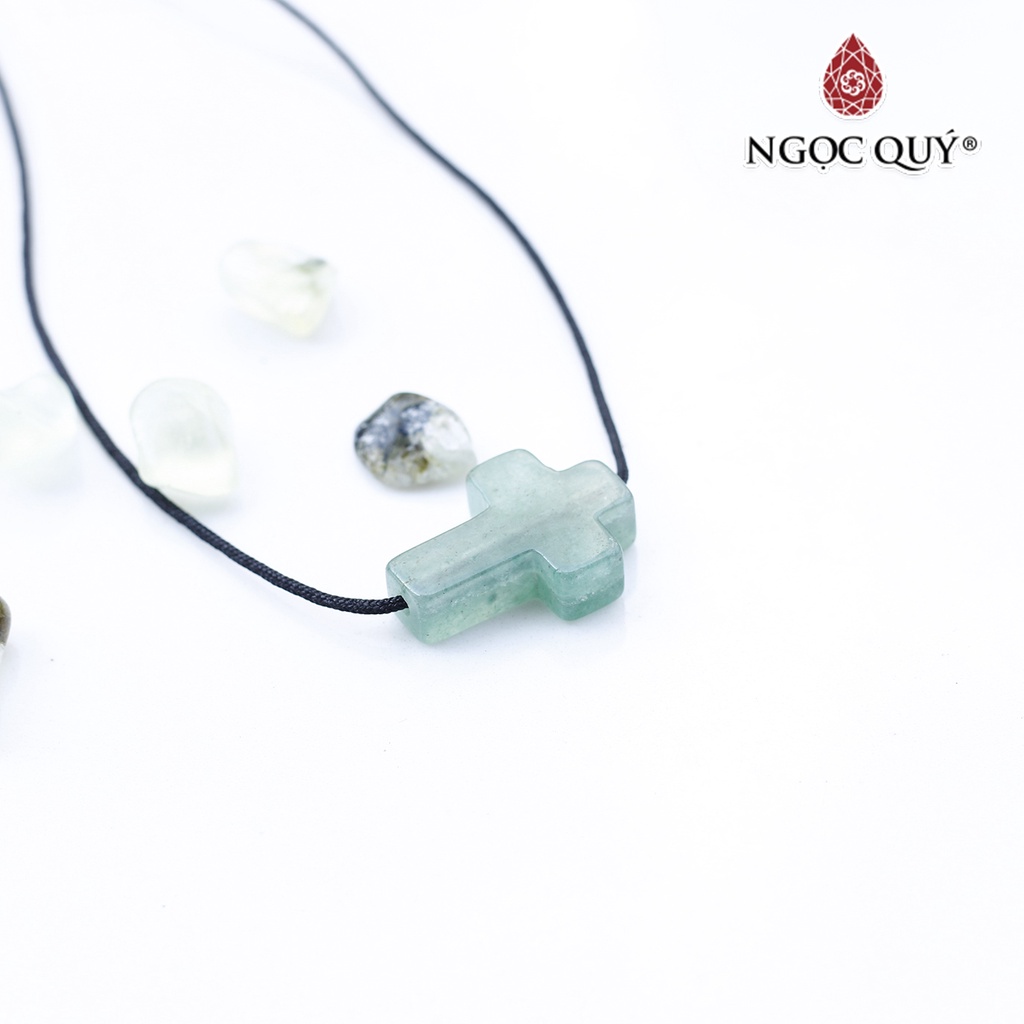 Mặt dây chuyền thánh giá xỏ ngang TA dâu xanh - Ngọc Qúy