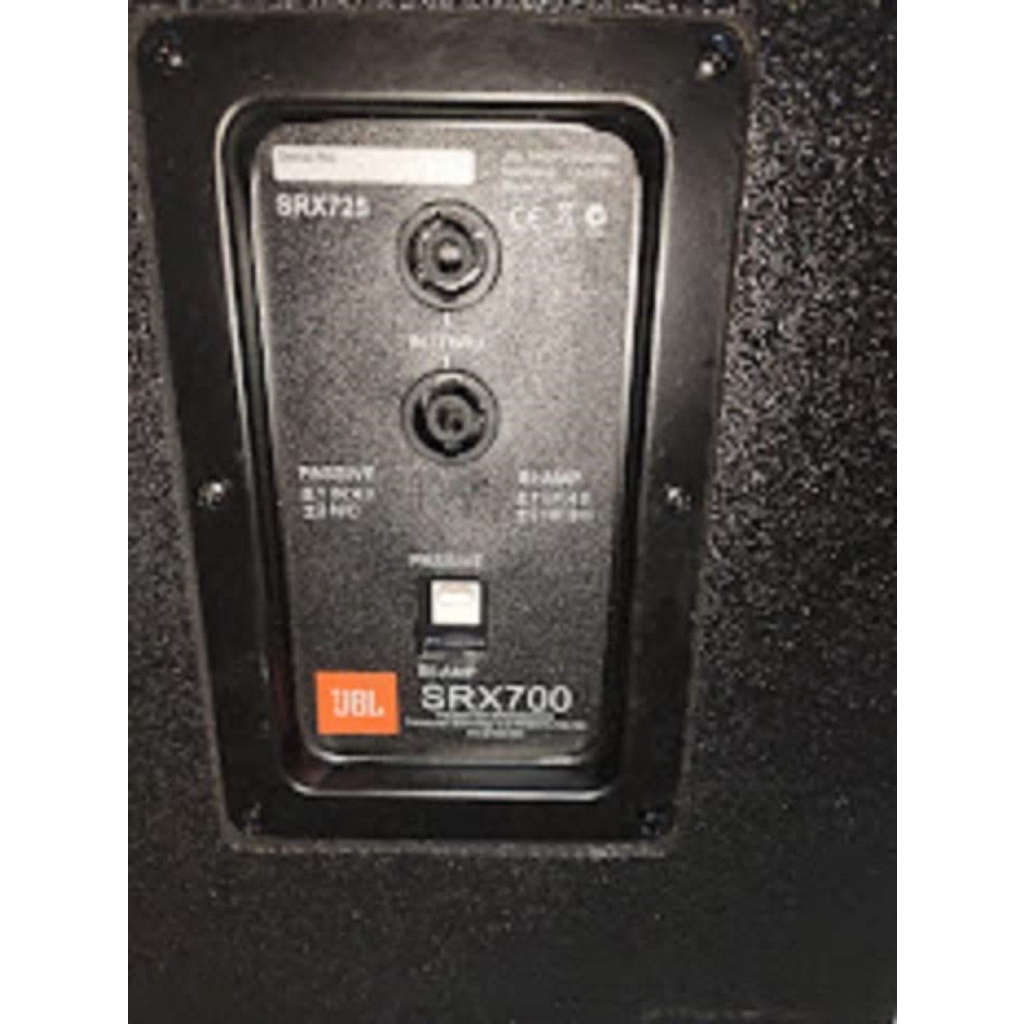 1 Chiếc Loa Karaoke và nghe nhạc  sân khấu hội nghị JBL SRX 715, bass 40mm, Công xuất 600-1000W, phòng 100 m2 trở lên.