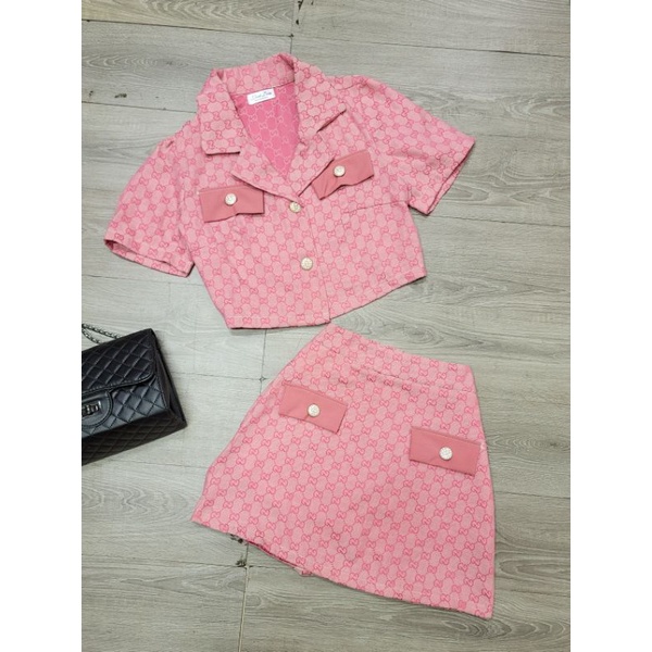 Set gấm thêu  nổi áo cổ vest + chân váy chữ A