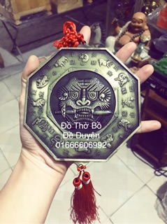 Gương bát quái có mặt hổ phù