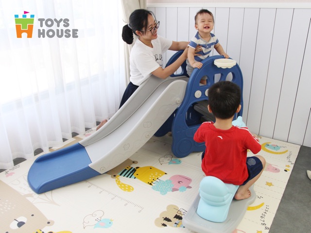 Sân chơi trong nhà cho bé cầu trượt kiêm bóng rổ 2 trong 1 hình ô tô Toyshouse L-HT30 - 180cm