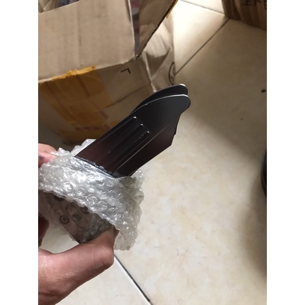 Cuxi100- gác chân kiểu mới cho Yamaha Cuxi100( thay như zin