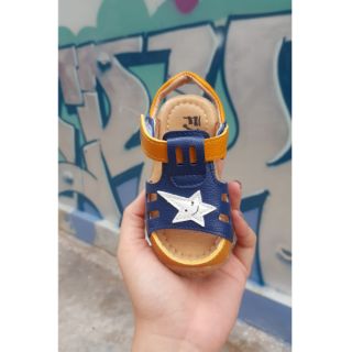 Giày sandal bé trai