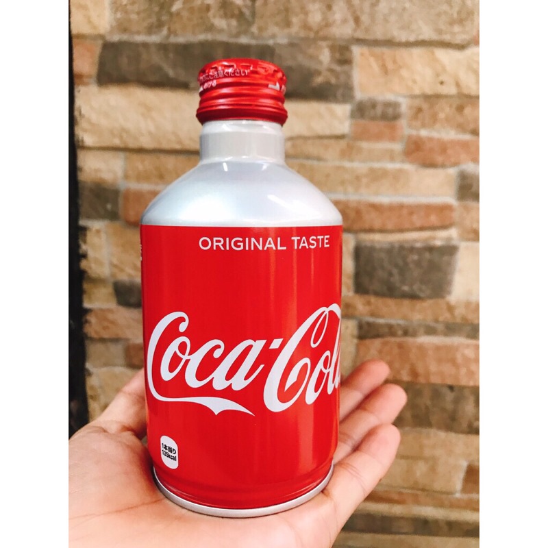 DATE 2/2022 COCA NHẬT NẮP VẶN 300ml