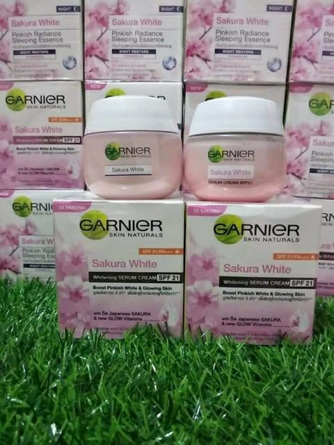 Kem dưỡng trắng da ganier