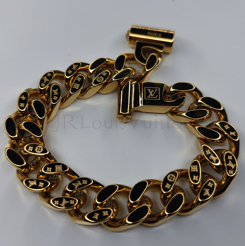 Vòng tay bạc chạm khắc chữ Monogram
