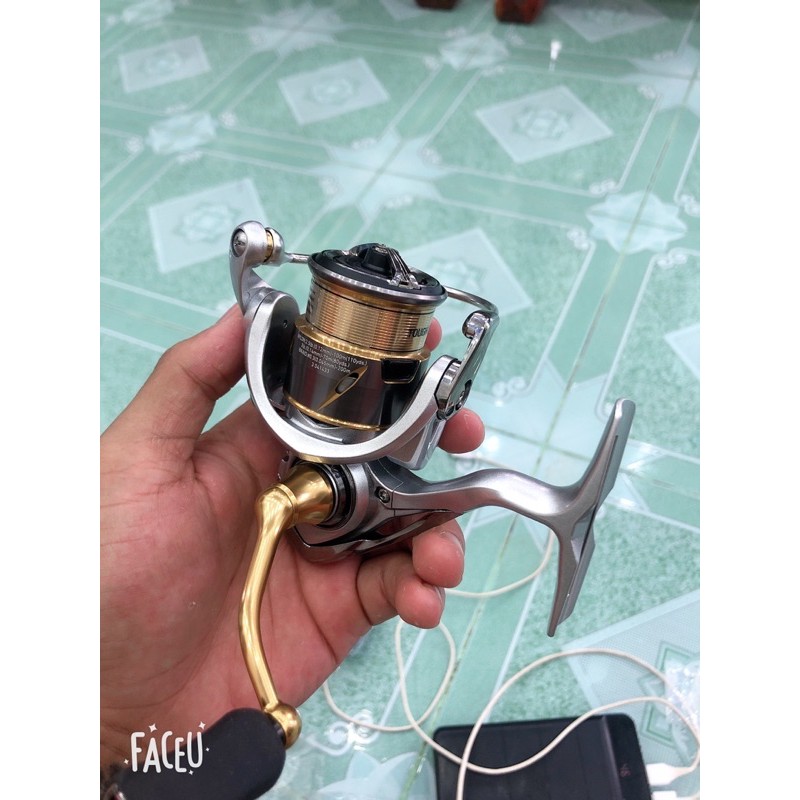 máy câu cá daiwa freams 2021