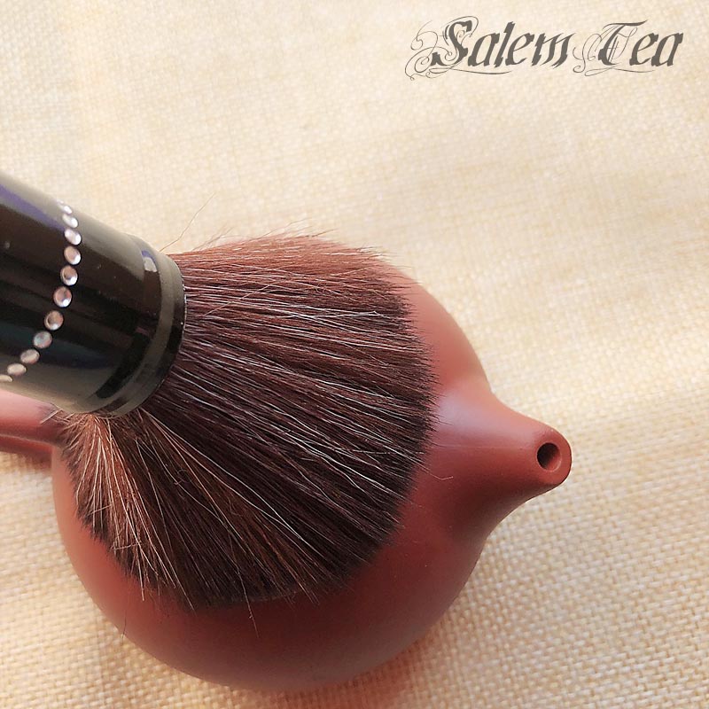 Chổi kim cương quét ấm trà