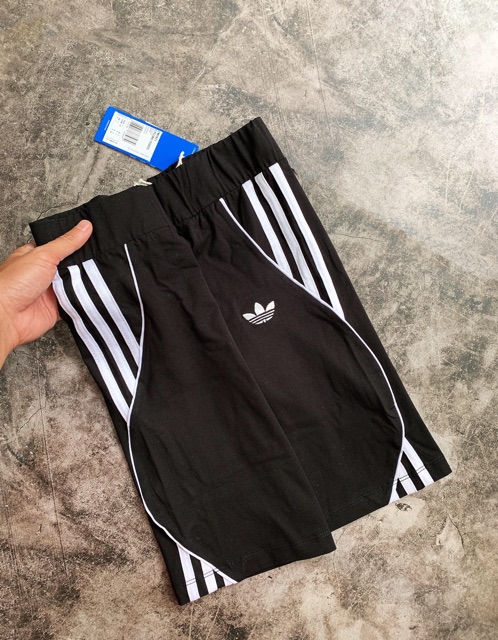 Quần leggin short