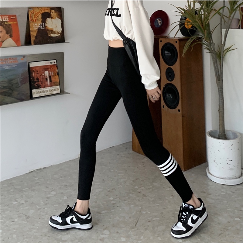 Quần legging lưng cao màu đen thiết kế ôm sát tôn dáng | BigBuy360 - bigbuy360.vn