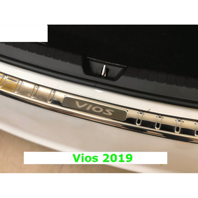 Chống trầy cốp ngoài Toyota Vios 2019-2020 mẫu inox