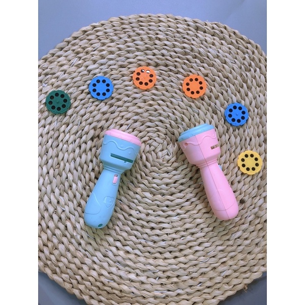 Đèn pin chiếu hình ảnh cho bé thoả thích khám phá hoa quả, động vật, côn trùng, phương tiện, siêu nhân...