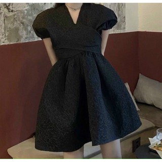 ĐẦM GẤM CHÉO NGỰC TAY PHỒNG