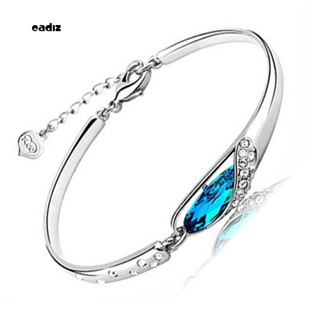 Bộ dây chuyền + hoa tai mặt hình bướm đính đá