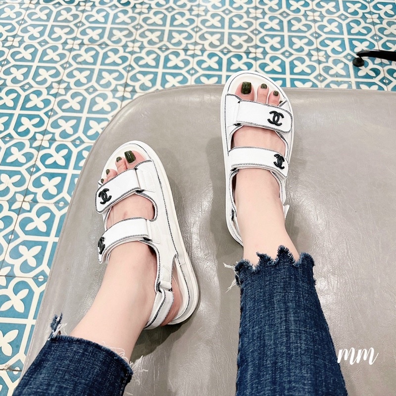 Sandal chanel. quai ngang