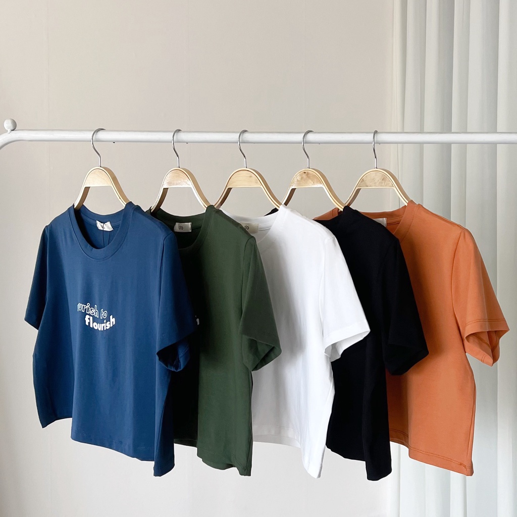 Áo croptop freesize in chữ - vải premium cotton cao cấp co giãn - Flourish Croptop - by ufothebasic