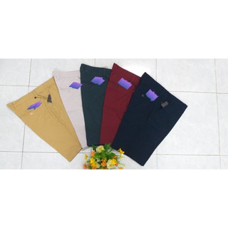 Quần short kaki trung niên