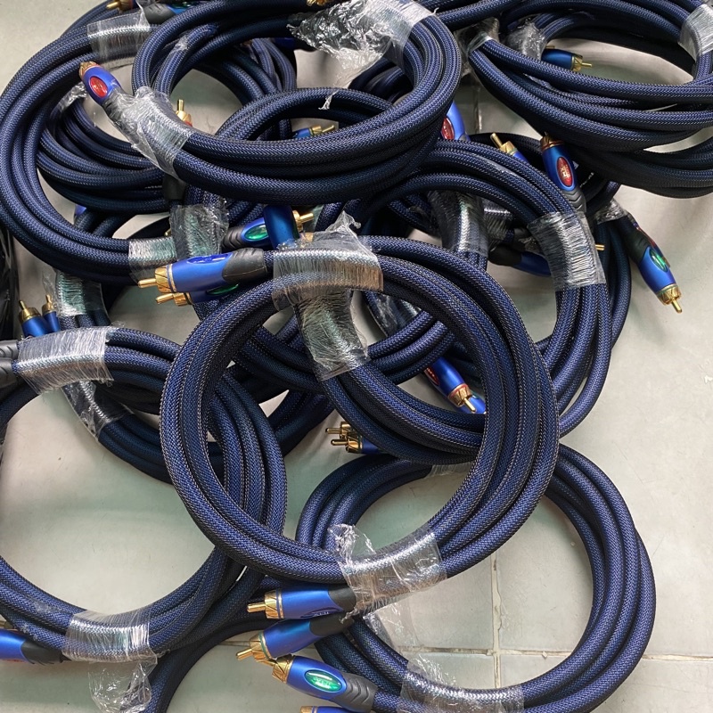 Dây av Monster Mỹ zin đầu đúc