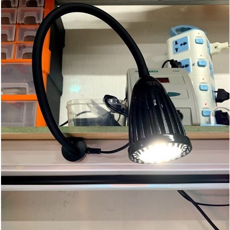 Đèn LED chiếu sáng chân đế hít nam châm (2 màu)