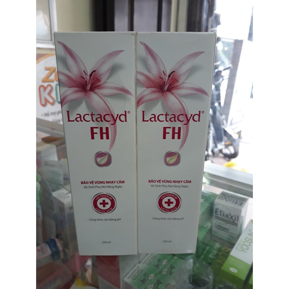 Dụng Dịch Vệ Sinh Phụ Nữ Lactacyd Feminine Hygiene 250ml