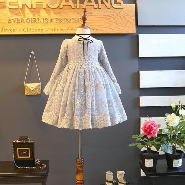 Váy ren công chúa