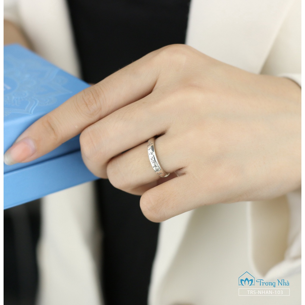 Nhẫn khắc Om Mani Padme Hum tiếng Tạng  - Trang sức Bình An - Trong Nhà