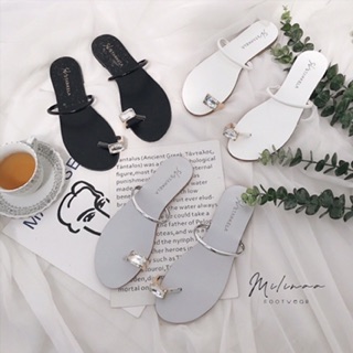 DÉP XỎ NGÓN ĐÍNH ĐÁ