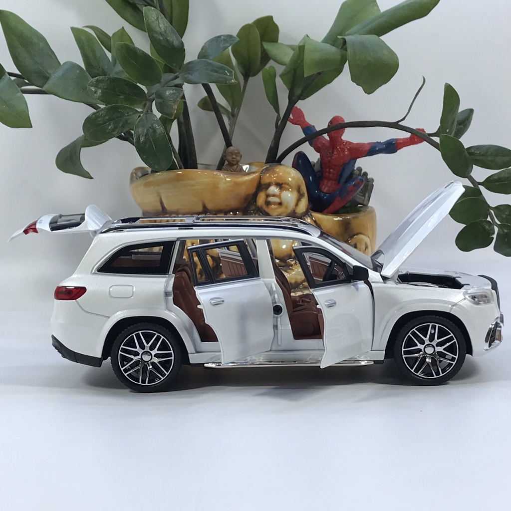 Mô hình xe ô tô Mercedes Benz GLS 63 tỷ lệ 1:24
