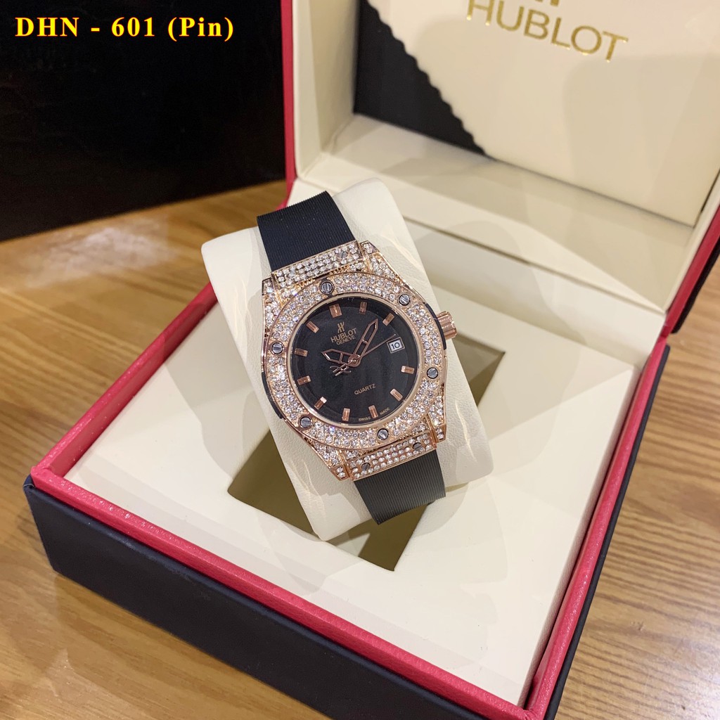 Đồng hồ nữ Hublot mặt tròn đính viền đá dây cao su thơm vani cao cấp DHN601 - Shop228