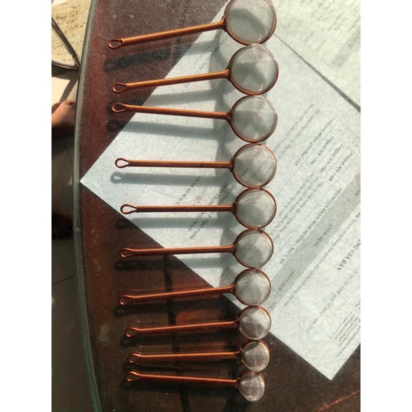 CÓNG ĐONG TÔM TRONG TRẠI GIỐNG