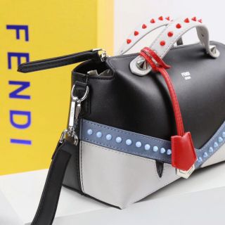 Túi fendi size 26