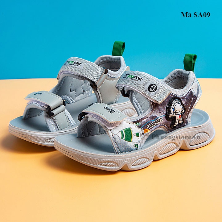 Giày sandal cho bé trai từ 3-10 tuổi họa tiết phi hành gia SA09(form nhỏ)