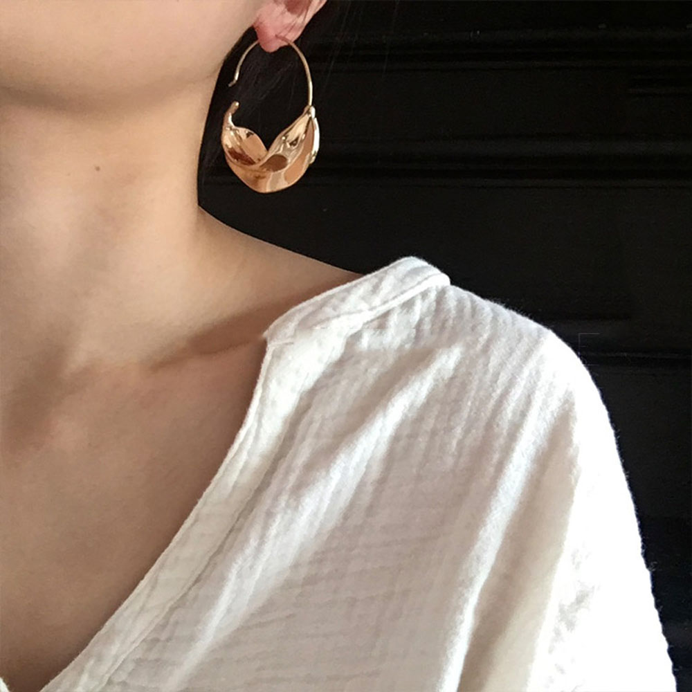 Khuyên Tai Nữ Trang Tạo Hình Độc Đáo