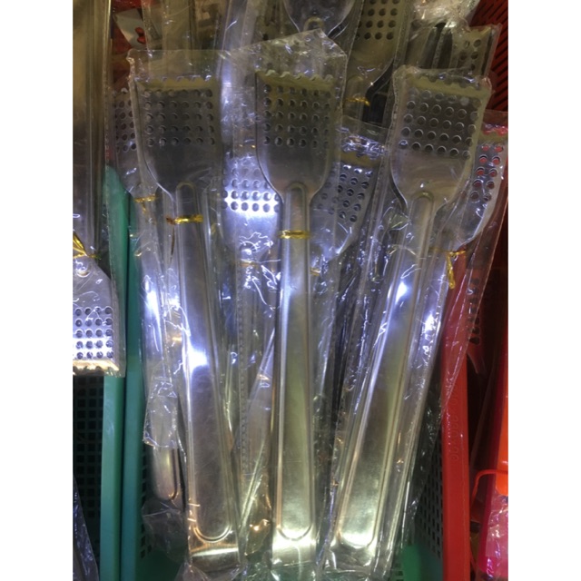 dụng cụ gấp thức ăn