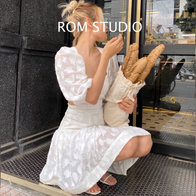 Đầm xoè cổ vuông kiểu lưng Morri dress