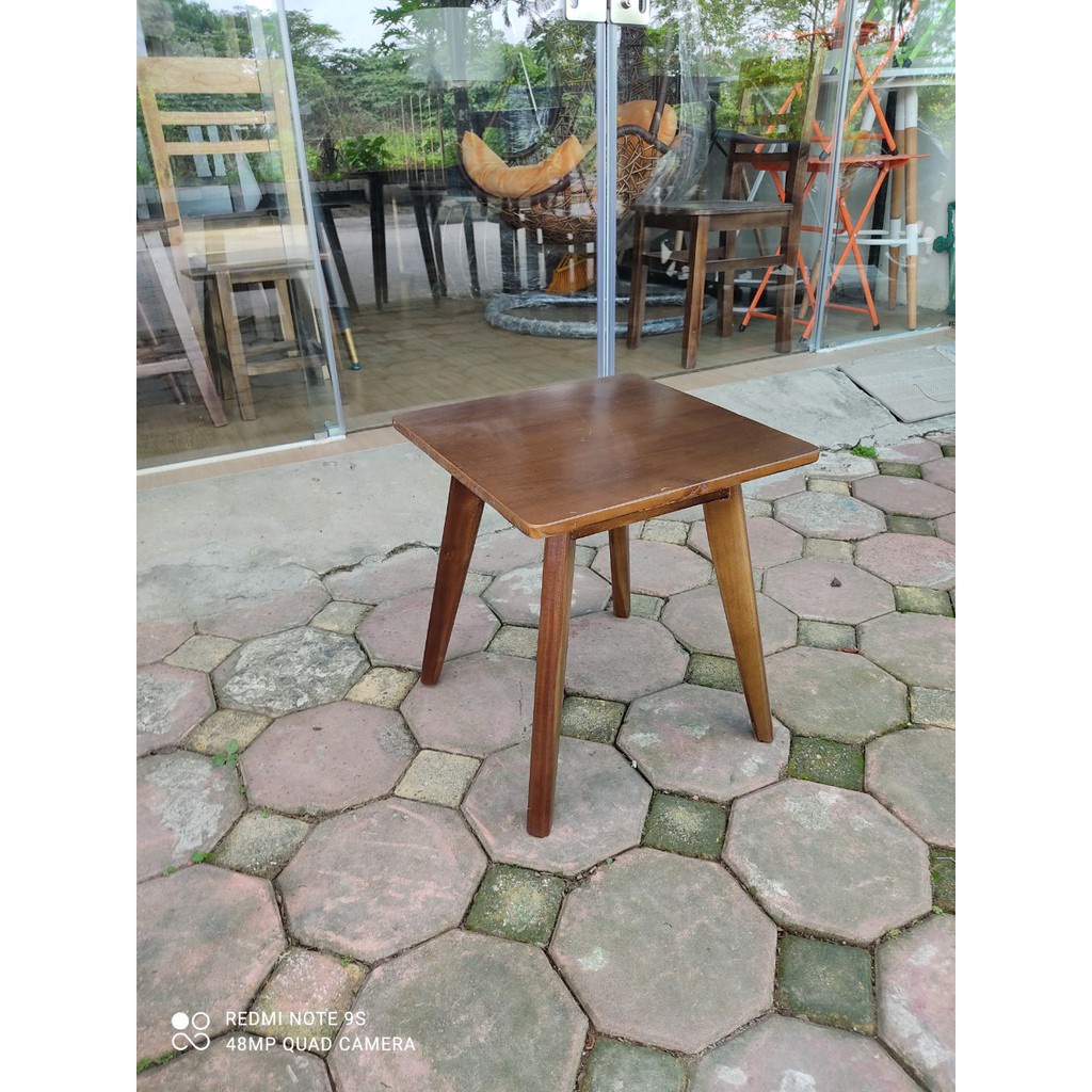 BÀN AHA VUÔNG-BÀN CAFE GỖ MÀU NÂU