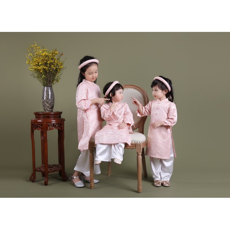 Áo dài Tết bé gái. Hàng thiết kế thương hiệu Litibaby, chất liệu gấm vân hoa cao cấp. Size 1-7t