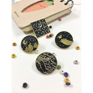 pin cài áo bầu trời